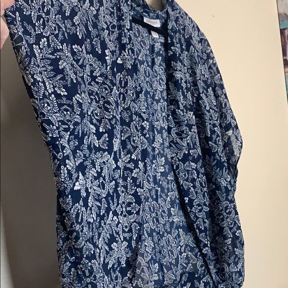 Motherhood Maternity size small. Flowing shirt D1 - Picture 3 of 6